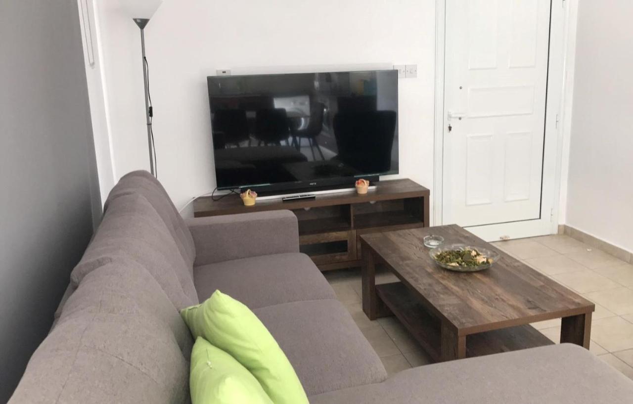 Cosy Apartment In Kato Paphos With Pool Access Экстерьер фото