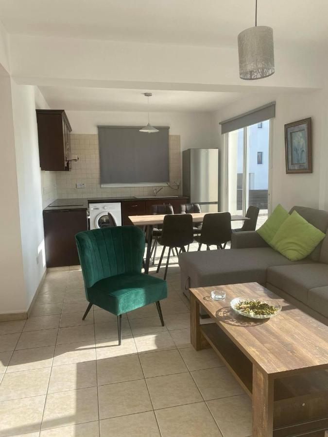 Cosy Apartment In Kato Paphos With Pool Access Экстерьер фото